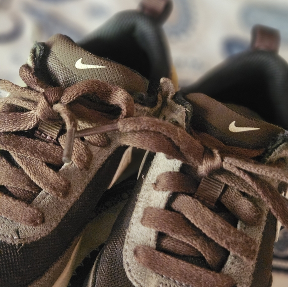 NIKE - Picture 10 of 12